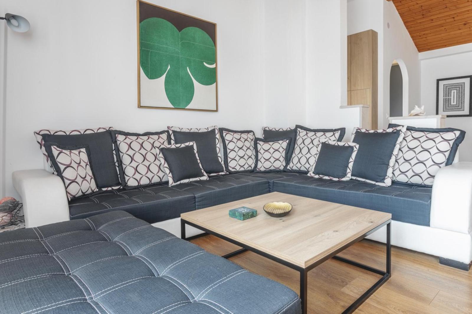 Center Apartment Golden Ray Bol Rum bild